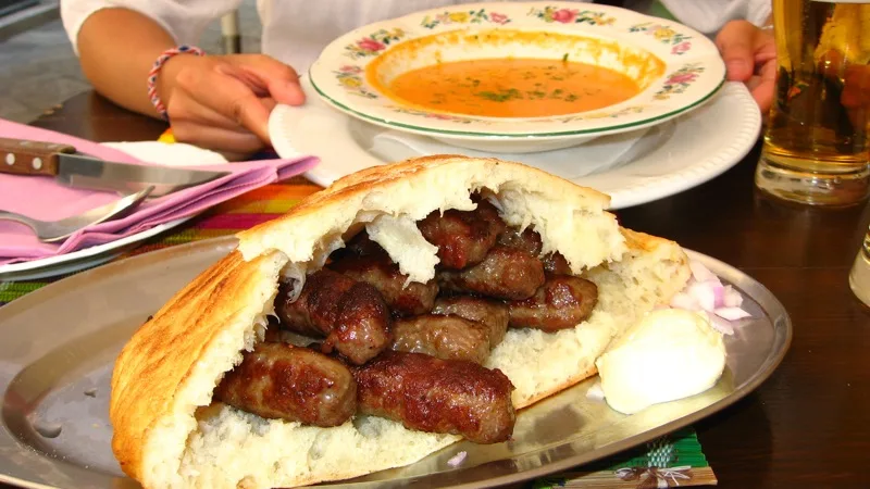 Sicak Bosnak Cevapi Tabagi