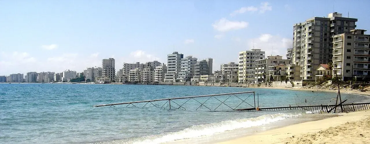 Kapalı Maraş Sahili