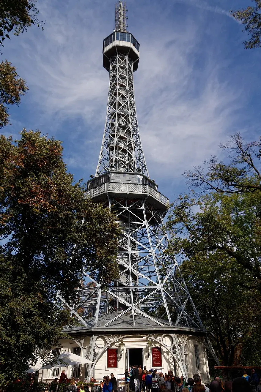Petrin Tepesi Manzarasi