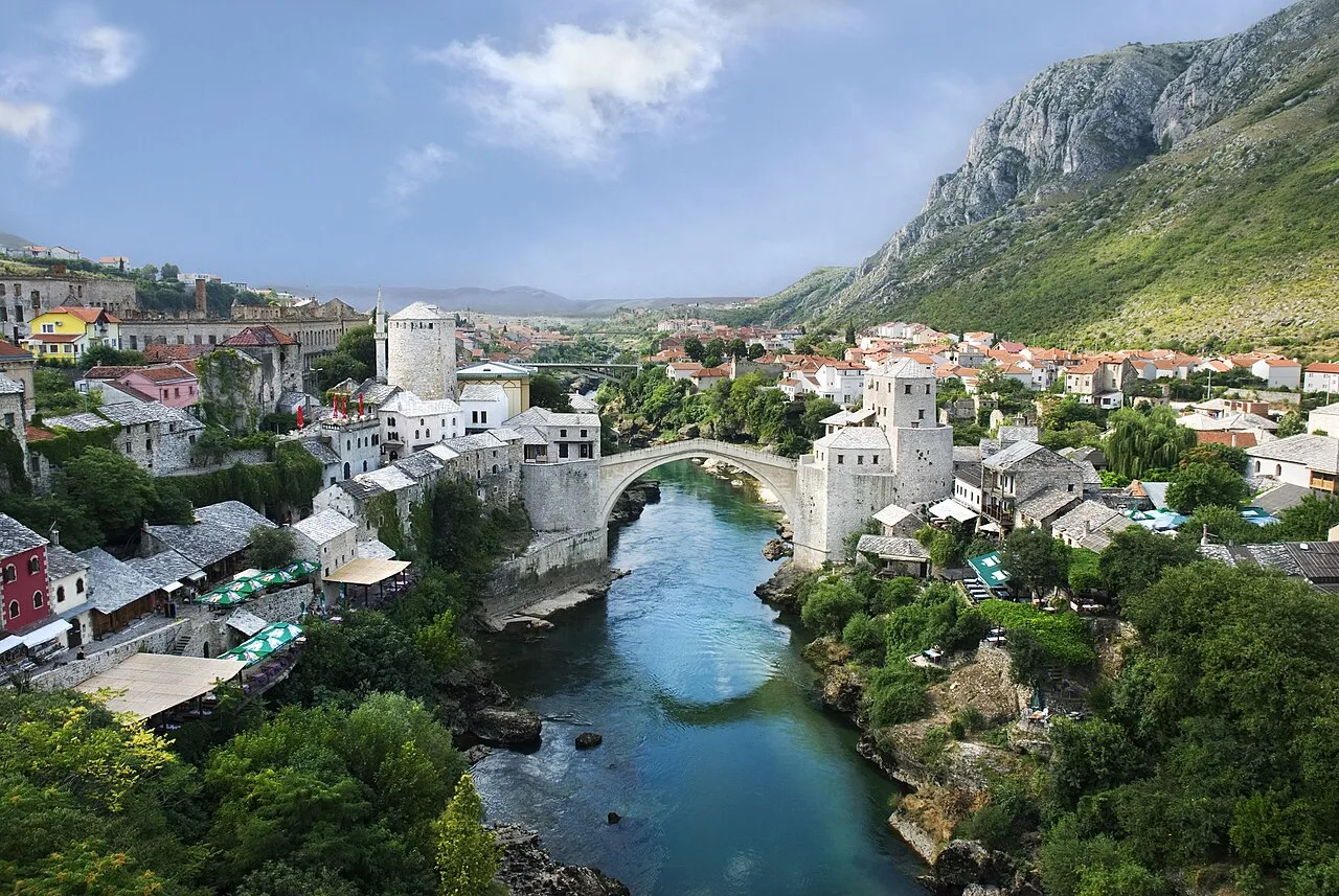 Bosna Hersek Gezi Rehberi: Saraybosna'nın Başçarşı'sından Mostar Köprüsü'ne